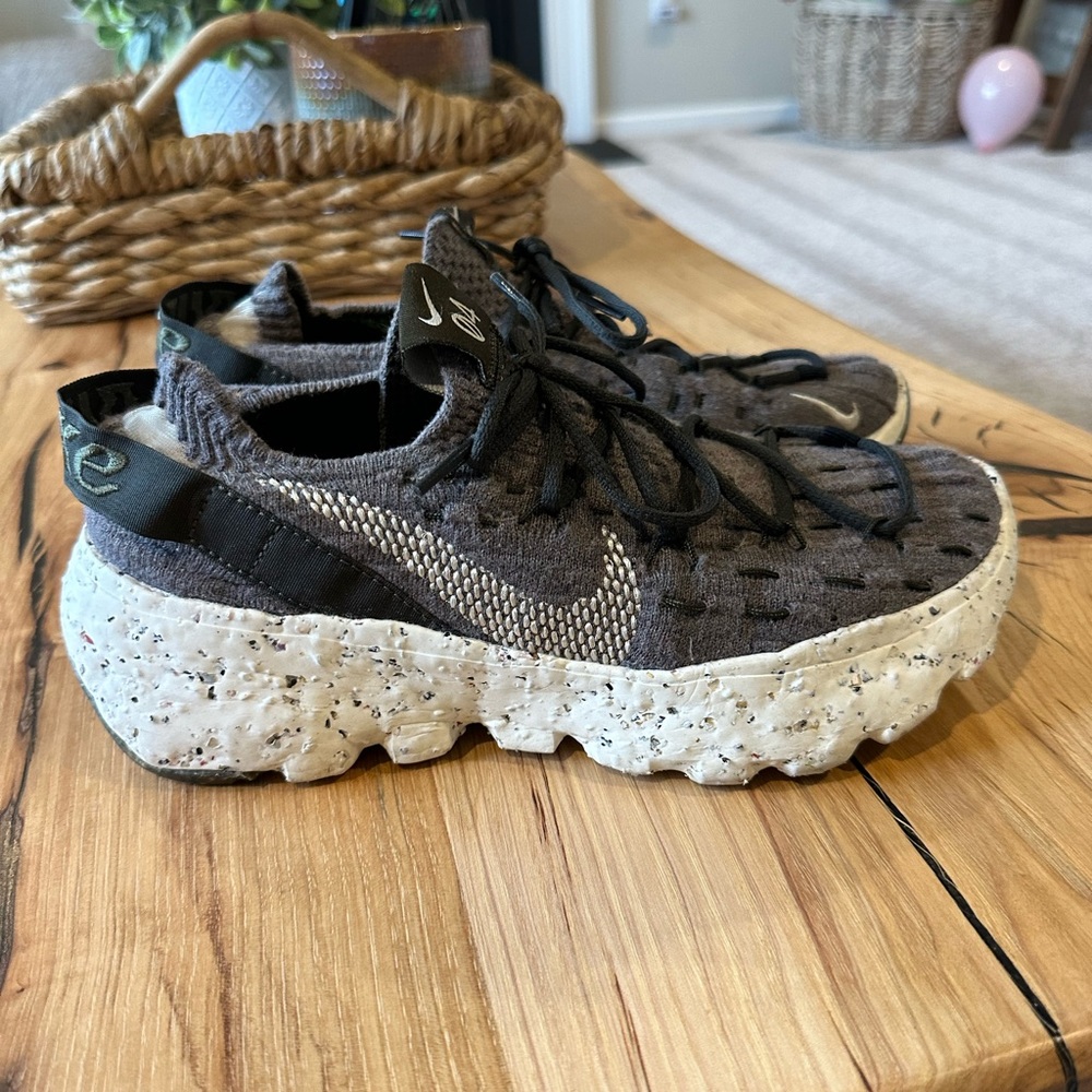 EUC Nike Space Hippie